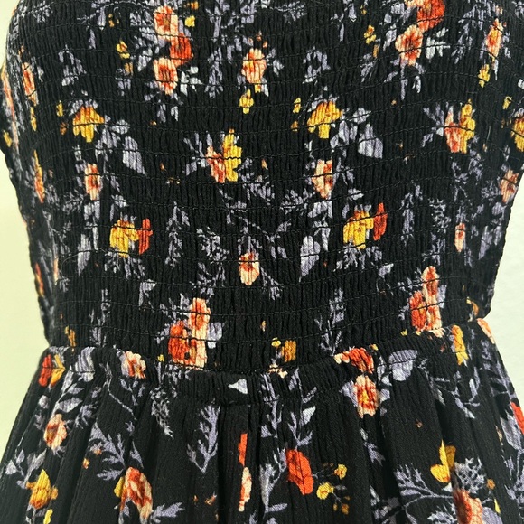 Smocked floral jumpsuit - Picture 5 of 5